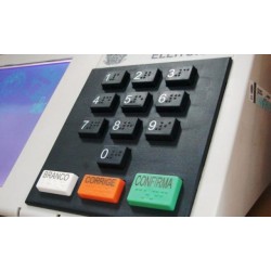 Nenhum candidato pode ser detido ou preso, salvo em flagrante